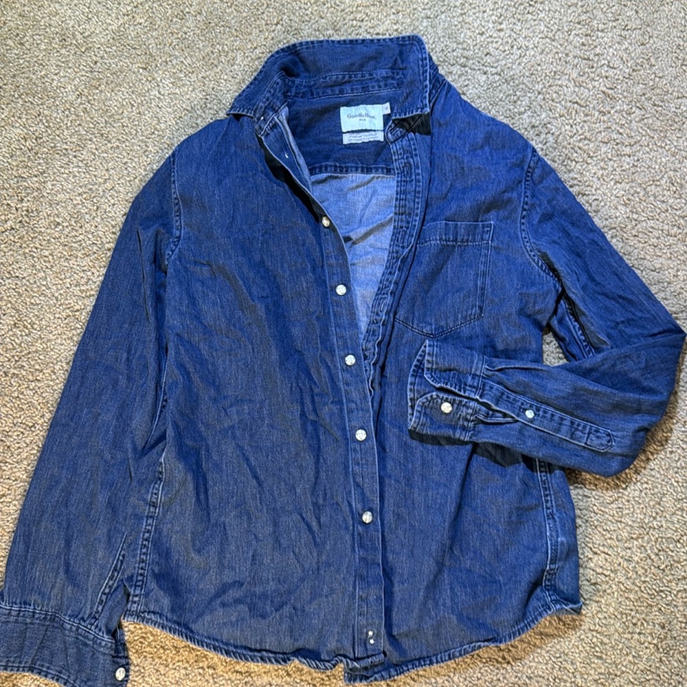 Goodfellow and Co. Men’s Denim Long Sleeve Button‎ Down Shirt. Like New. Size M